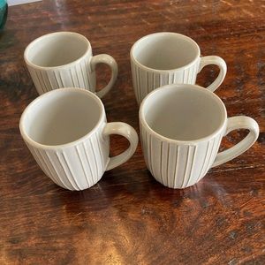 Food Network grey stone wear mugs(4)NWOT